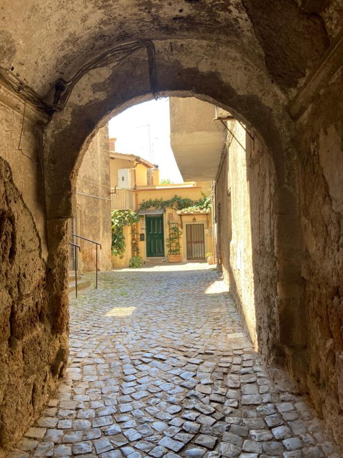 Platea Cavour Villa Sutri Bagian luar foto