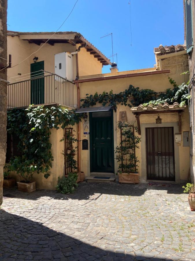 Platea Cavour Villa Sutri Bagian luar foto