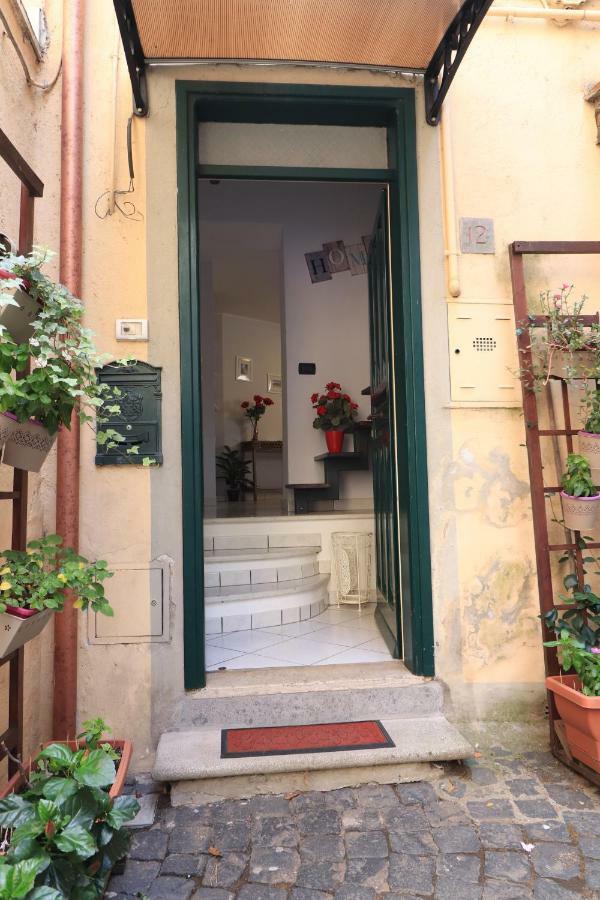 Platea Cavour Villa Sutri Bagian luar foto